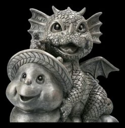 Gartenfigur - Drache Reitet Auf Raupe -FIGUREN Verkäufe 2D FS22667 Gartenfigur Drache reitet auf Raupe 6 1280x1280