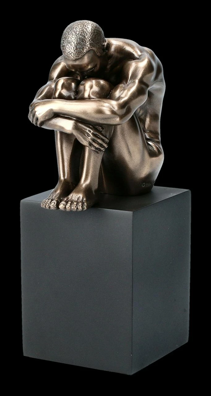 Akt Figur - Kauernder Mann Auf Monolith 5 Akt Figur - Kauernder Mann Auf Monolith – Bild 3