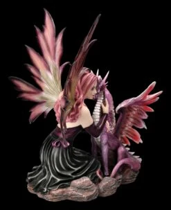 Elfenfigur - Sommerfee Raya Mit Drache Lila -FIGUREN Verkäufe 2D FS23638 Elfenfigur Sommerfee Raya mit Drache 5 1280x1280