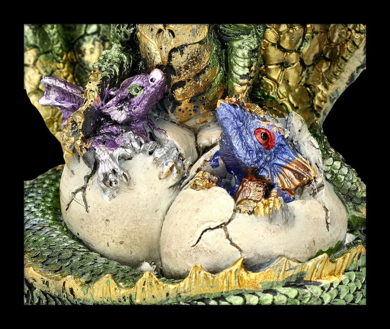 Grüne Drachenfigur Mit Jungen 10 Grüne Drachenfigur Mit Jungen – Bild 8