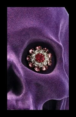 Totenkopf Lila Velours - Jewelled Gaze -FIGUREN Verkäufe 2D FS25062 Totenkopf Lila Velours Jewelled Gaze 8 1280x1280