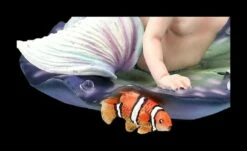 Meerjungfrauen Figur - Baby Meerjunge 17 Meerjungfrauen Figur - Baby Meerjunge -FIGUREN Verkäufe 2D FS25347 Meerjungfrauen Figur Baby Meerjungfrau 9 1280x1280