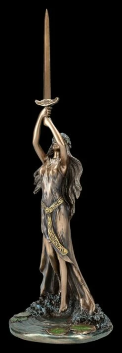 Lady Of The Lake Figur - Hebt Excalibur Zum Himmel 11 Lady Of The Lake Figur - Hebt Excalibur Zum Himmel -FIGUREN Verkäufe 2D FS26080 Lady of the Lake Figur hebt Excalibur zum Himmel 8 1280x1280