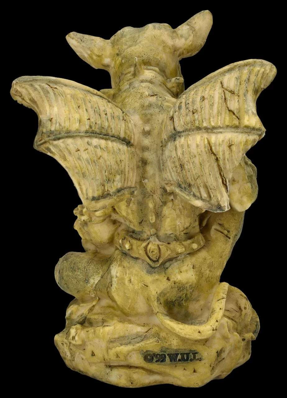 Gargoyle Figur In Ketten 7 Gargoyle Figur In Ketten – Bild 5