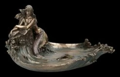 Schale - Meerjungfrau Lehnt An Fels