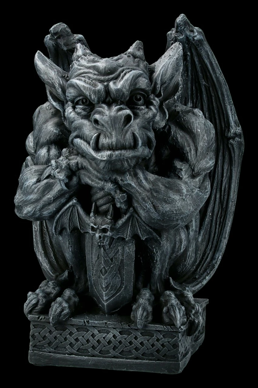 Gargoyle Mit Schwert 4 Gargoyle Mit Schwert – Bild 2