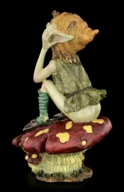 Pixie Figur - Blick In Die Sterne -FIGUREN Verkäufe 7070 2 pixie sitzend pilz 2 1280x1280