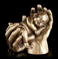 Baby Figur In Händen - Sweet Dreams - Love Is Blue