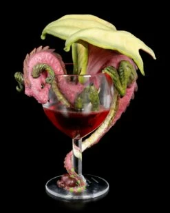 Drachen Figur Im Rotwein Glas - Red Wine