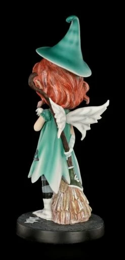 Elfen Figur Mit Besen - I'll Put A Spell On You -FIGUREN Verkäufe Elfe Gruen Spell 4 1280x1280