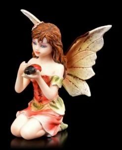 Kleine Elfen Figur - Bigesia Mit Marienkäfer -FIGUREN Verkäufe Elfe Kaefer 2 1280x1280