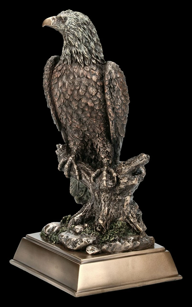 Adler Figur Sitzend Auf Ast 5 Adler Figur Sitzend Auf Ast – Bild 3