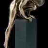 Männliche Akt Figur - Auf Podest Steigend -FIGUREN Verkäufe FS16466 Maennliche Akt Figur Auf Podest steigend 1 1280x1280
