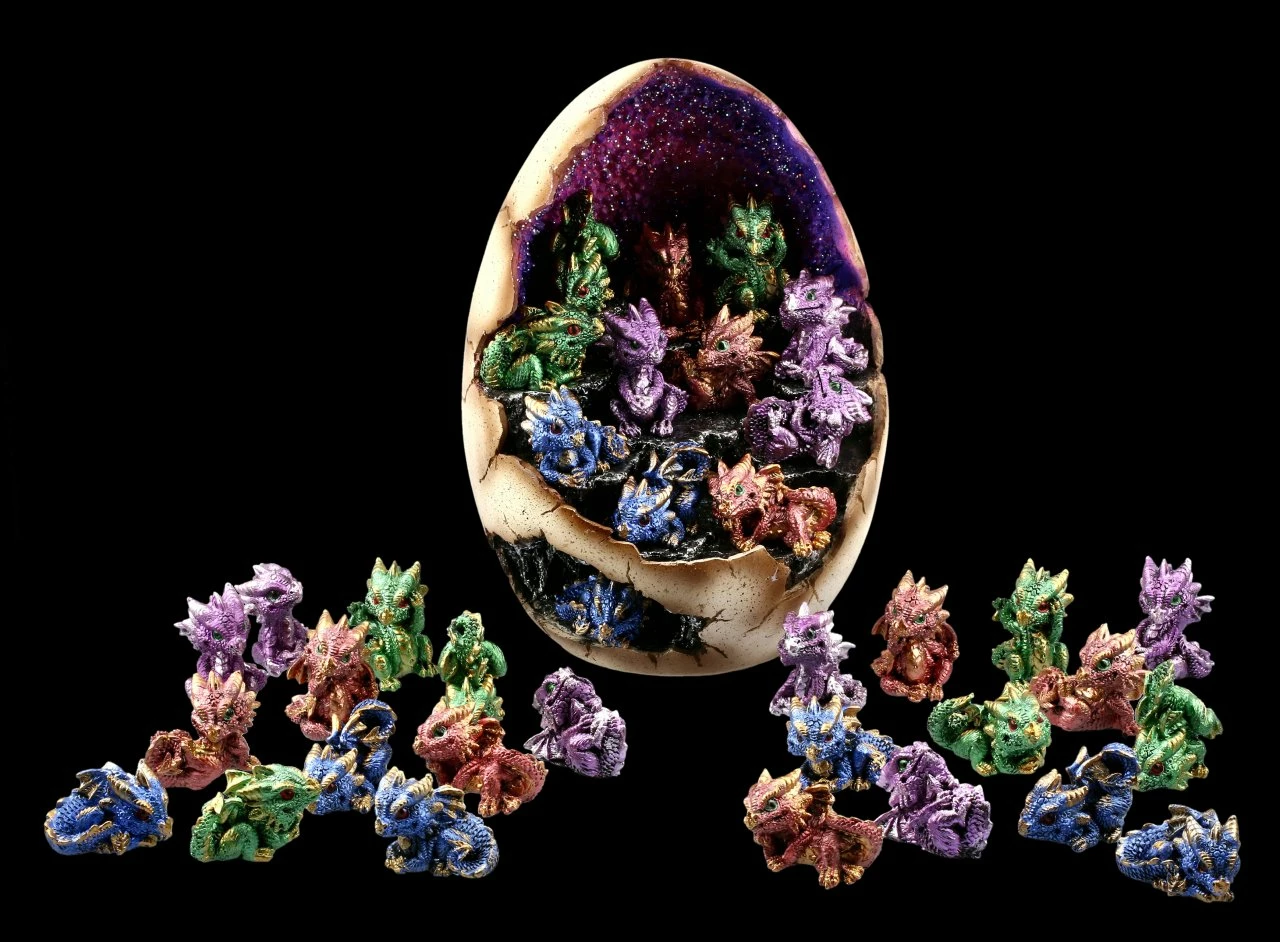 Drachen Figuren Mit Ei Display LED - Geode Gathering 3 Drachen Figuren Mit Ei Display LED - Geode Gathering