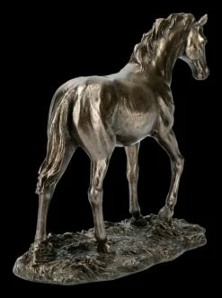 Pferde Figur Auf Wiese -FIGUREN Verkäufe FS21460 Pferde Figur auf Wiese und hebt Huf 8 1280x1280