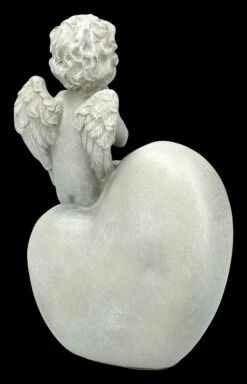 Gartenfigur - Engel Sitzt Auf Herz 13 Gartenfigur - Engel Sitzt Auf Herz -FIGUREN Verkäufe FS21748 Gartenfigur Engel sitzt auf Herz 7 1280x1280