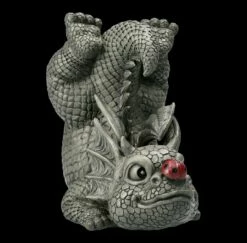 Gartenfigur - Drache Mit Marienkäfer Auf Der Nase