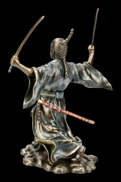 Samurai Figur - Bujutsu Mit Zwei Schwertern -FIGUREN Verkäufe KS7007 Samurai Figur Bujutsu mit zwei Schwertern 5 1280x1280