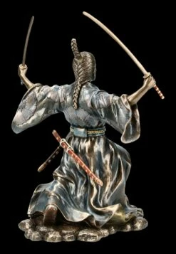 Samurai Figur - Bujutsu Mit Zwei Schwertern -FIGUREN Verkäufe KS7007 Samurai Figur Bujutsu mit zwei Schwertern 7 1280x1280