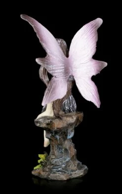 Lila Elfen Figur - Syna Sitzt Auf Steinen -FIGUREN Verkäufe Lila Elfen Figur Syna Sitzt Auf Pilz 4 1280x1280