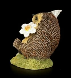 Lustige Igel Figur Mit Gänseblümchen - Blumenzauber -FIGUREN Verkäufe Lustiger Igel Gaensebluemchen 4 1280x1280