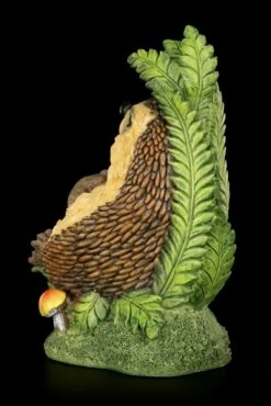 Lustige Igel Figur Sitzt Unter Farn - Endlich Urlaub -FIGUREN Verkäufe Lustiger Igel Urlaub 4 1280x1280