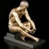Männliche Akt Figur - Auf Podest Sitzend -FIGUREN Verkäufe Maennliche Akt Figur Auf Podest Sitzend 1280x1280
