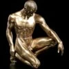 Männliche Akt Figur - Hockend Mit Blick Zum Boden -FIGUREN Verkäufe Maennliche Akt Figur Hockend Mit Blick Zum Boden 1280x1280