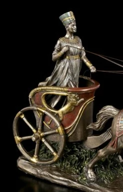 Nofretete Figur Im Streitwagen -FIGUREN Verkäufe Nofretete Figur Im Streitwagen 4 1280x1280