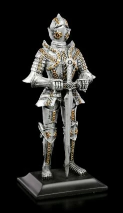 Ritter Figur Mit Gesenktem Schwert