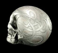 Totenkopf - Silberfarben Matt Mit Tribals -FIGUREN Verkäufe Silberner Totenkopf verziert 4 1280x1280