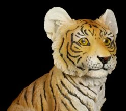 Tiger Baby Figur - Sitzend 12 Tiger Baby Figur - Sitzend -FIGUREN Verkäufe Tiger Baby Figur Sitzend 5 1280x1280
